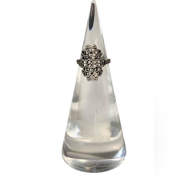 Lace Filigree Cut Out Antique Silver Tone Fashion Costume Woman’s Ring Jewelry - Picture 3 of 7